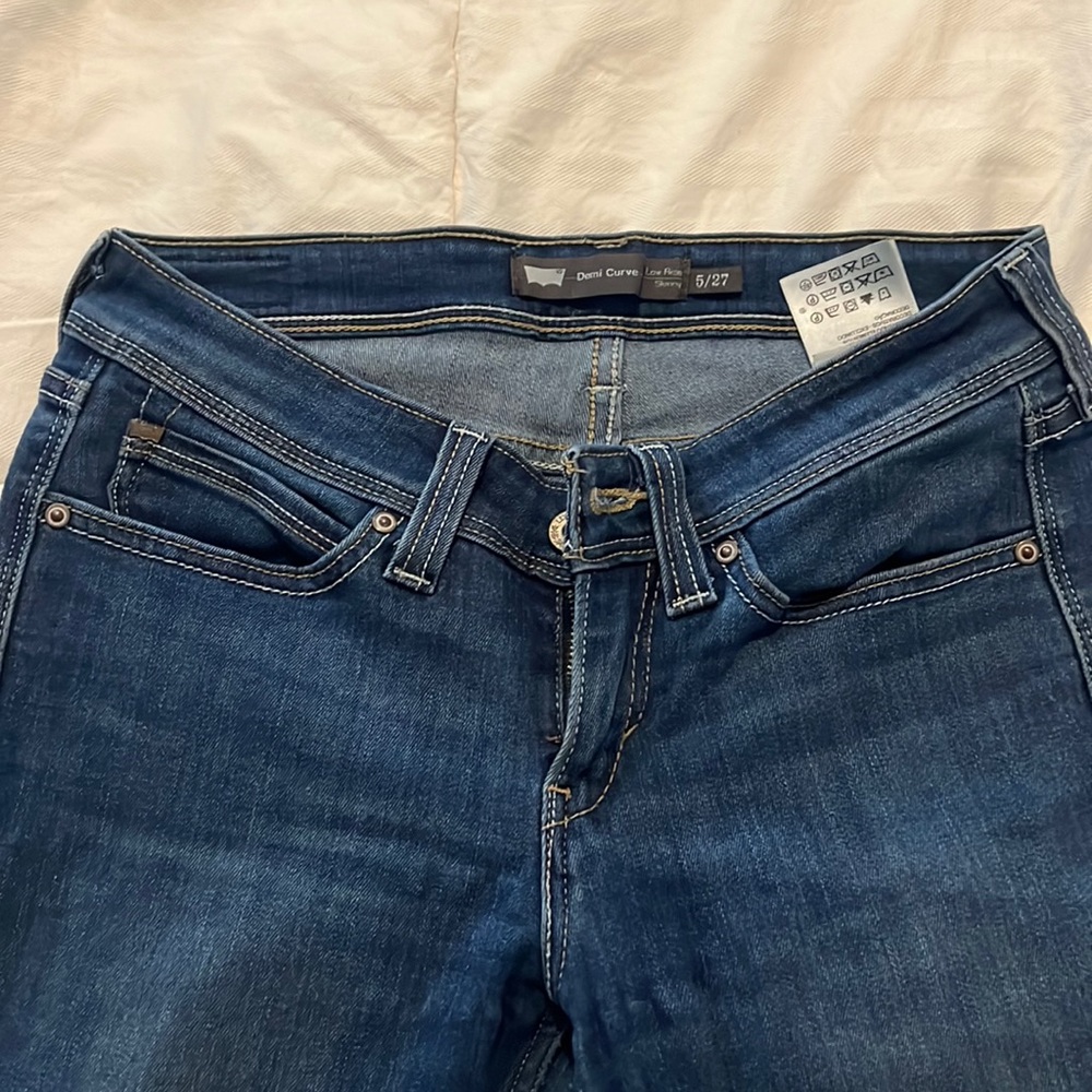 Levi Low Rise Skinny Size 5/27